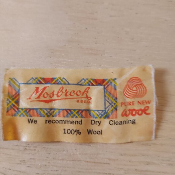 Real Scottish Full Length Kilts & Fair Isle Sweater - Picture 6 of 6